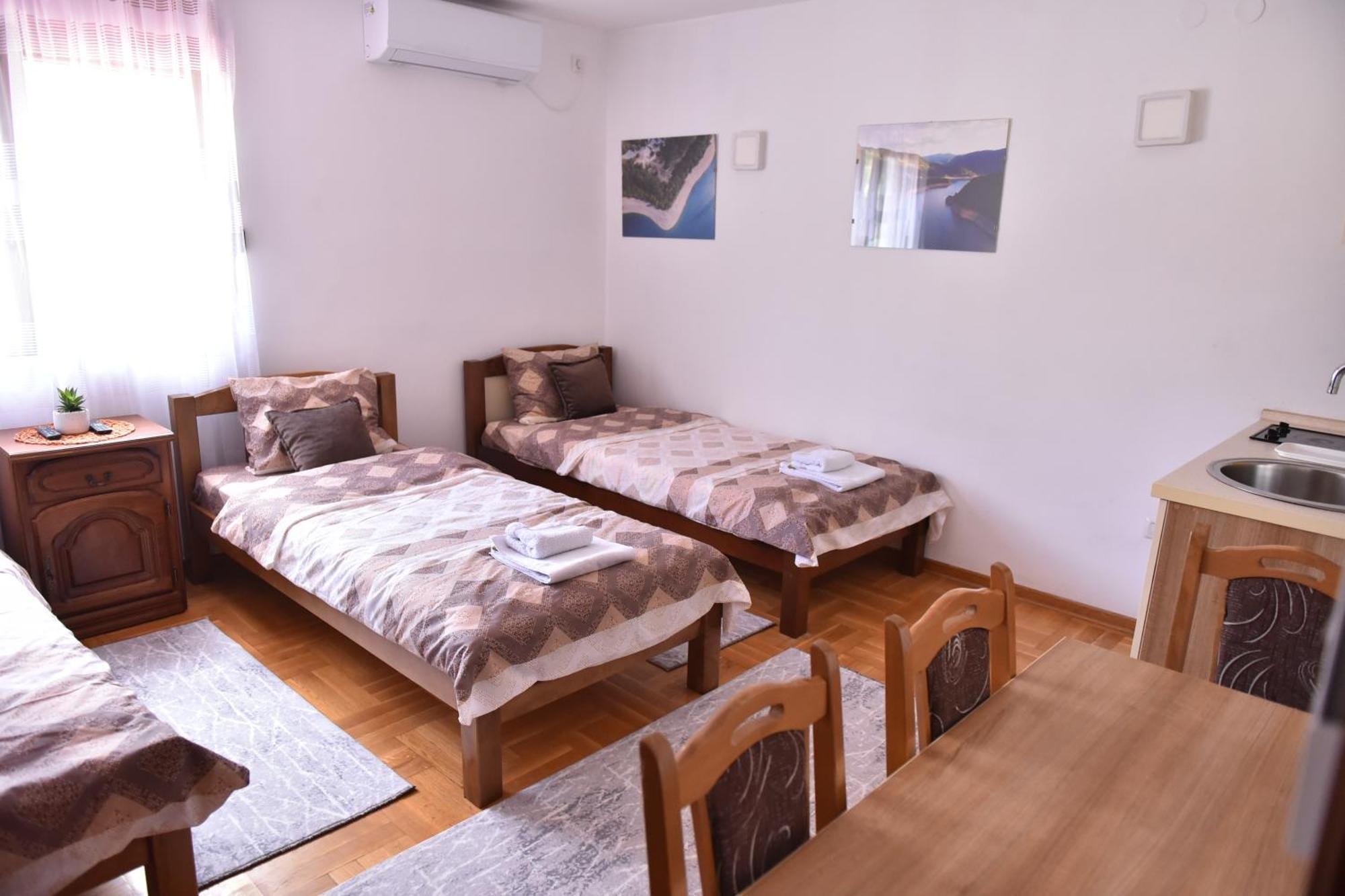 Apartments Ravno Plužine Oda fotoğraf