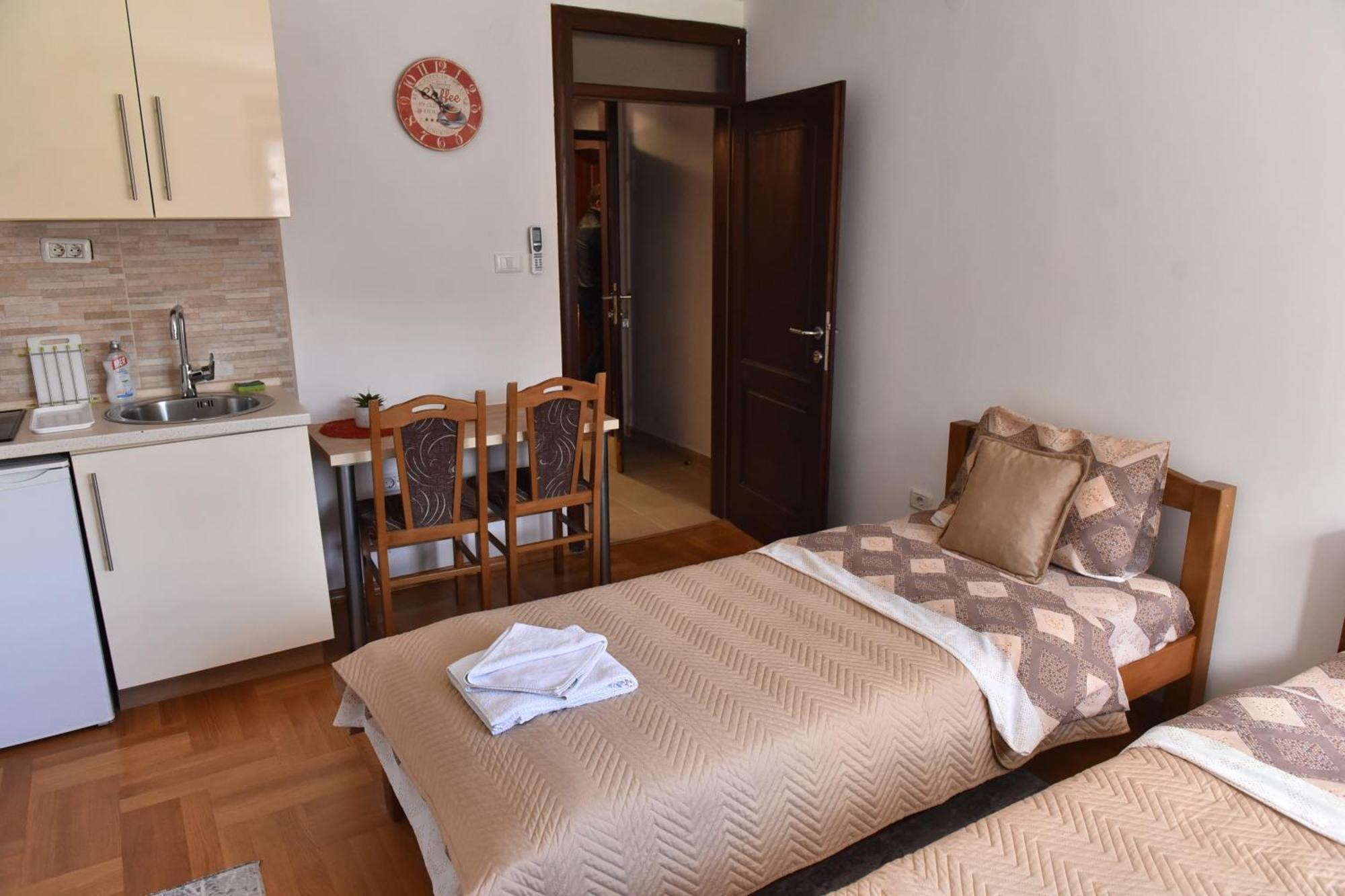 Apartments Ravno Plužine Oda fotoğraf