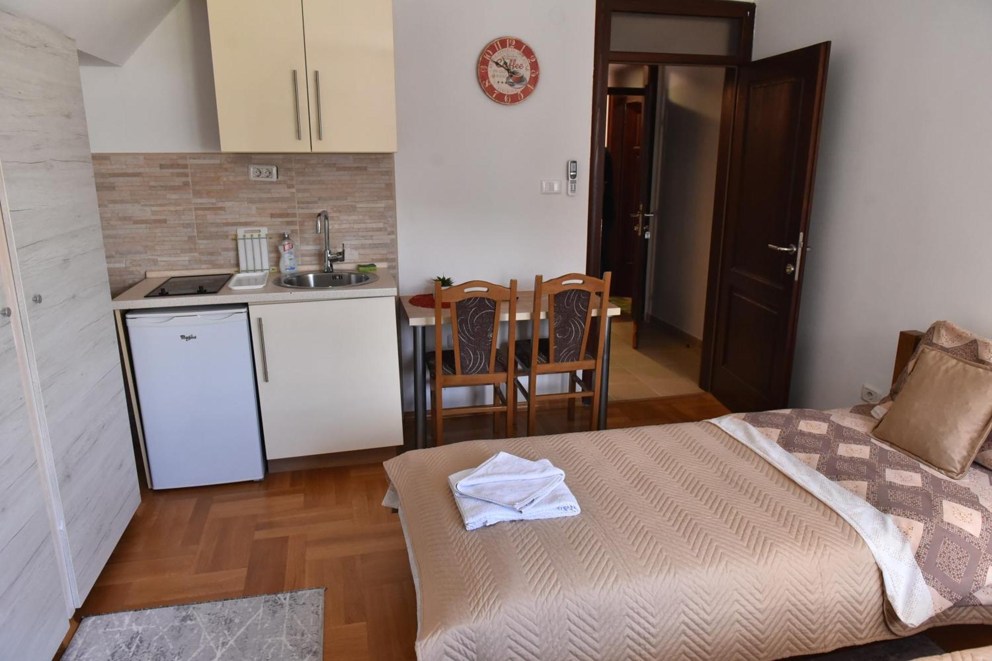 Apartments Ravno Plužine Oda fotoğraf